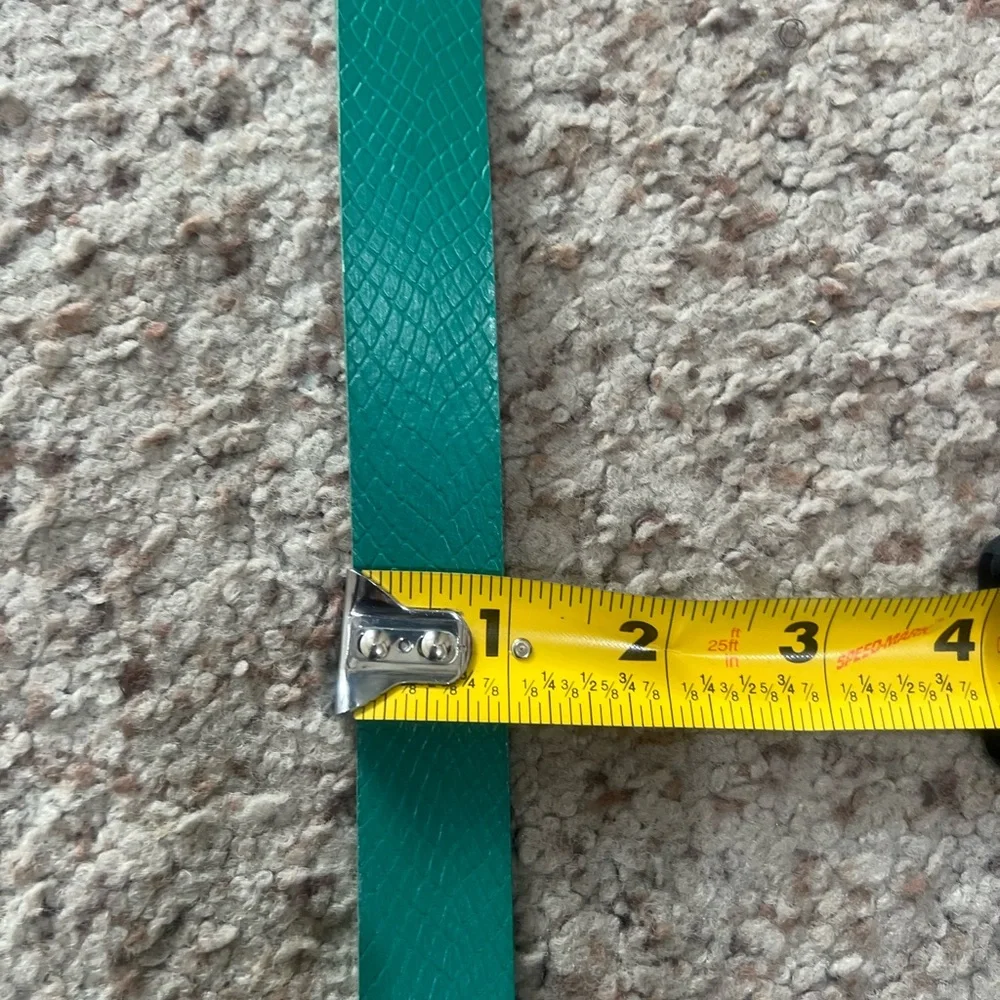 Women’s Green‎ Leather Silver buckle belt